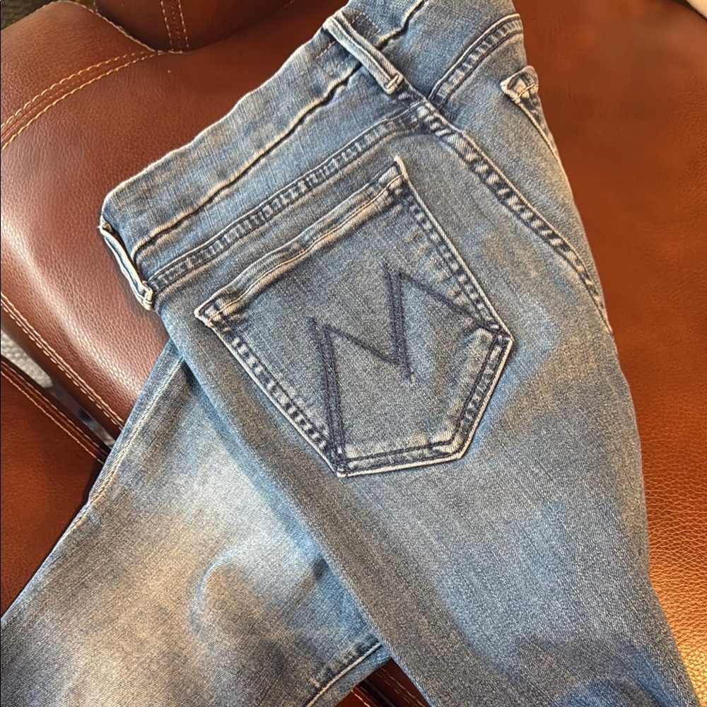 Blue Denim Jeans with Pocket Stitching